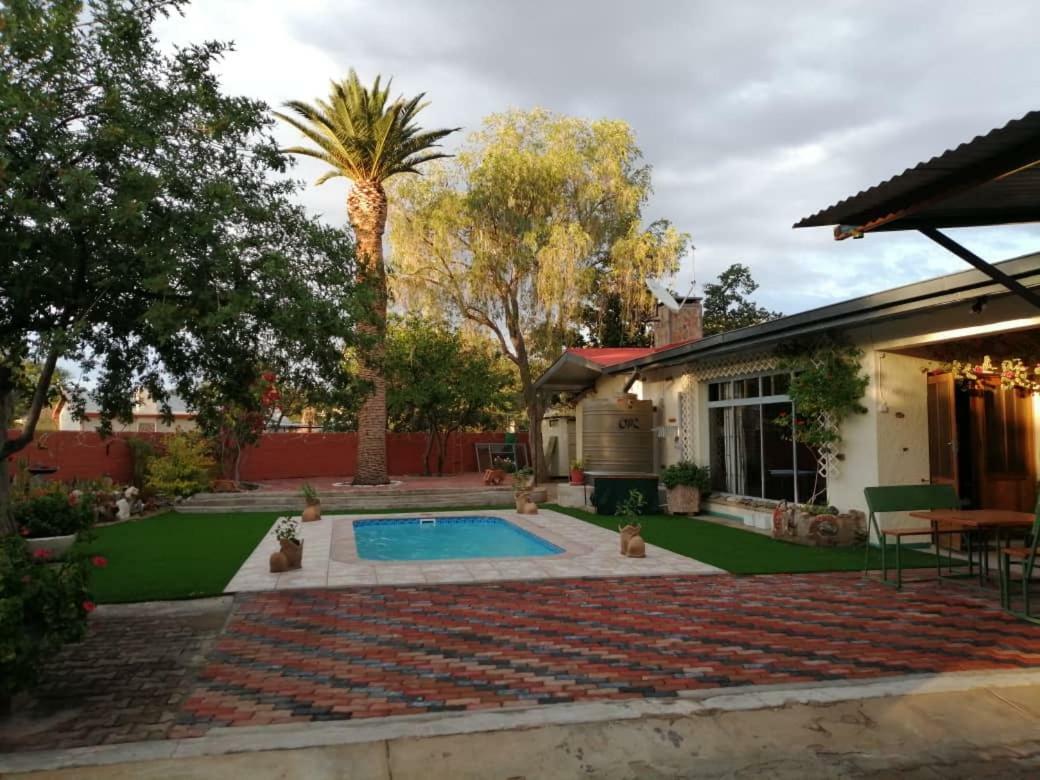 Okahandja Guesthouse Extérieur photo